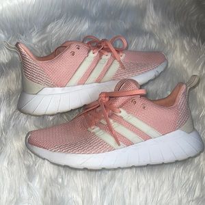 Adidas Questar Flow- coral